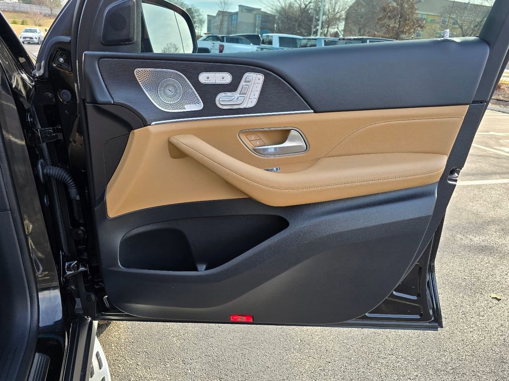 Used 2024 Mercedes-Benz GLS 450 4MATIC image 37