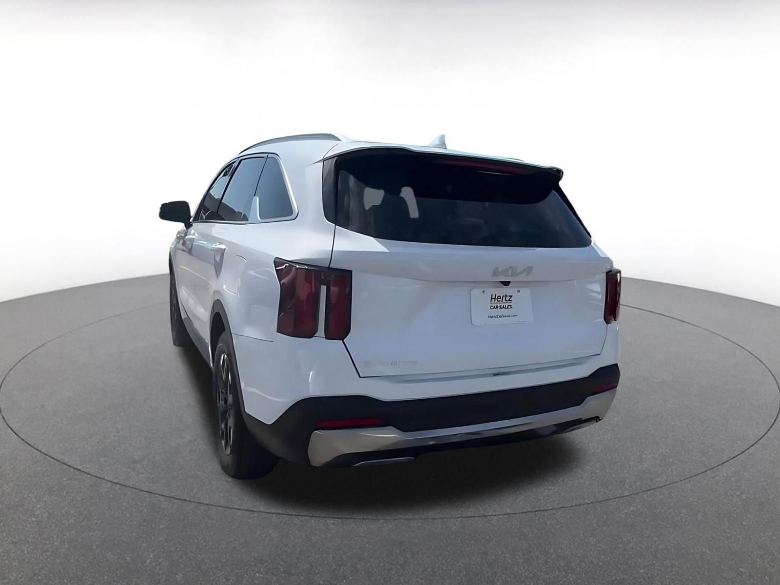 Used 2024 Kia Sorento S image 11