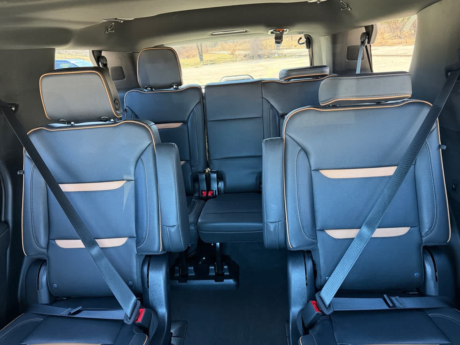 Used 2023 GMC Yukon AT4 w/ AT4 Premium Package AWD/4WD image 39