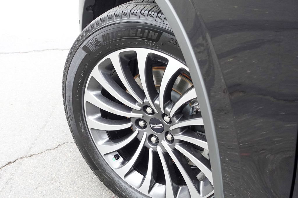 Used 2020 Lincoln Aviator Reserve w/ Equipment Group 201A image 11