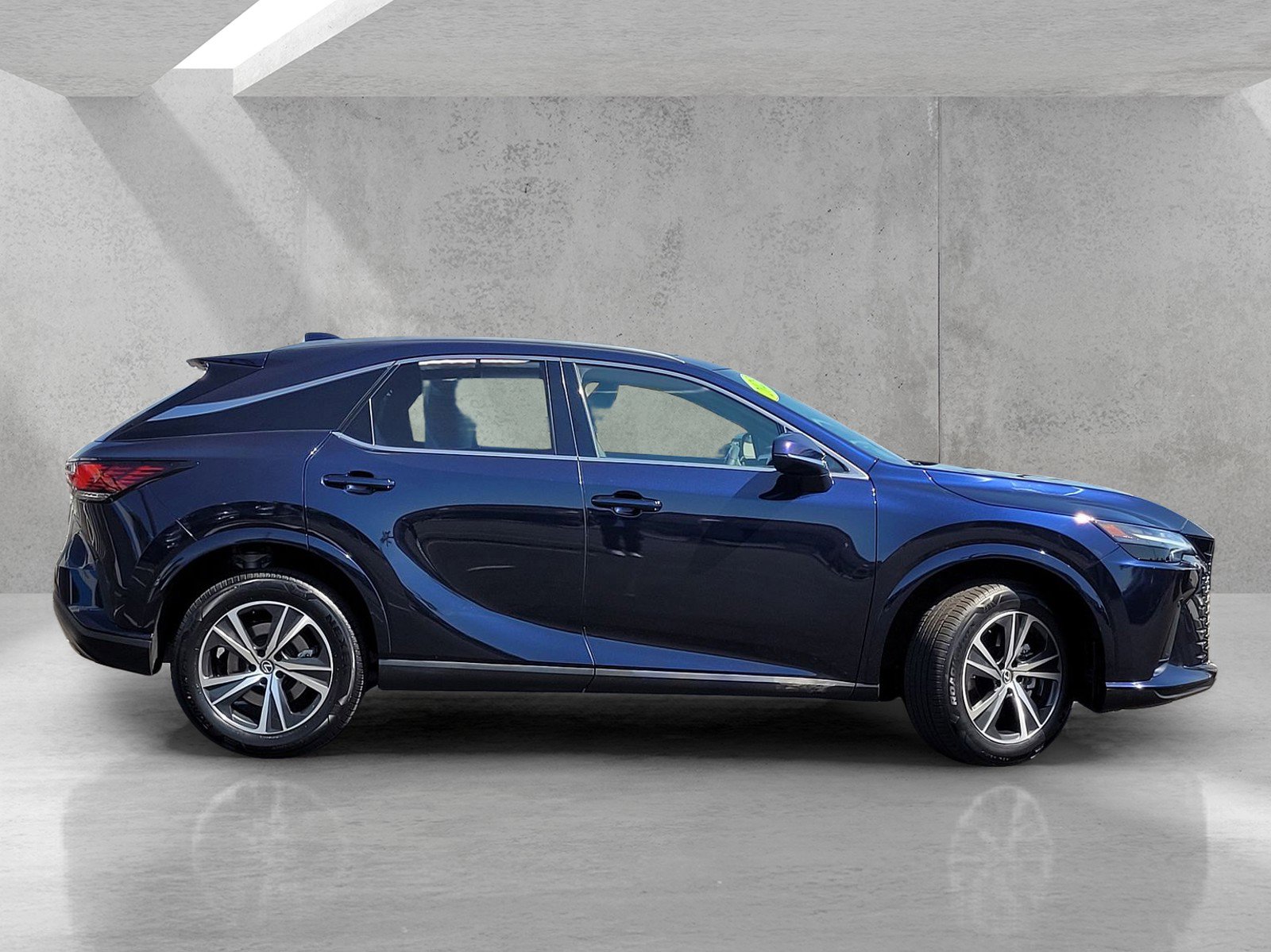 Used 2023 Lexus RX 350 Premium w/ Accessory Package (Z1) FWD image 3