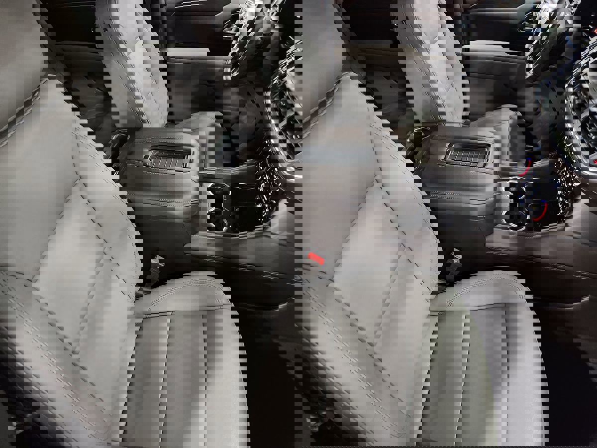 Used 2024 Chevrolet Tahoe Z71 w/ Luxury Package AWD/4WD image 32