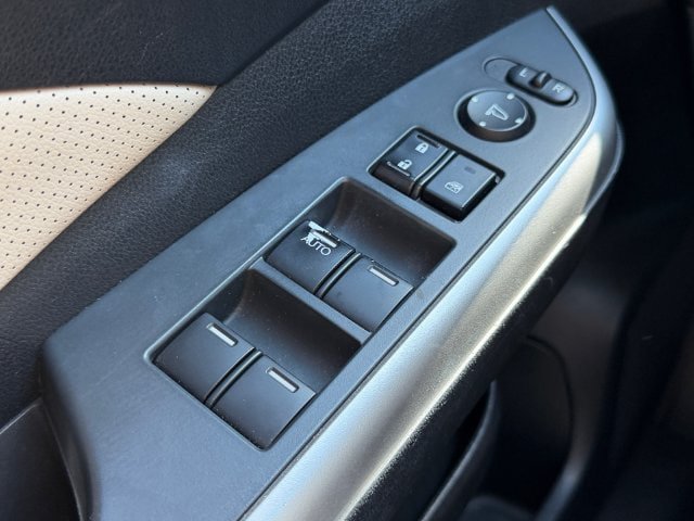 Used 2015 Honda CR-V Touring image 32