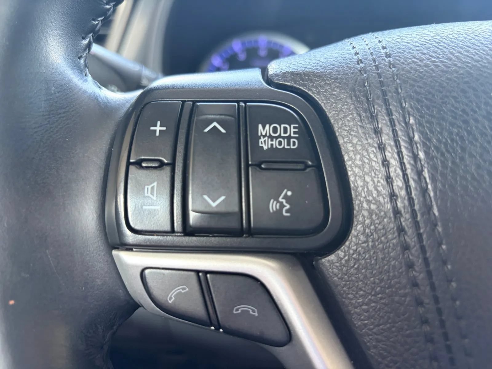 Used 2019 Toyota Highlander Plus w/ Protection Package #3 AWD/4WD image 29