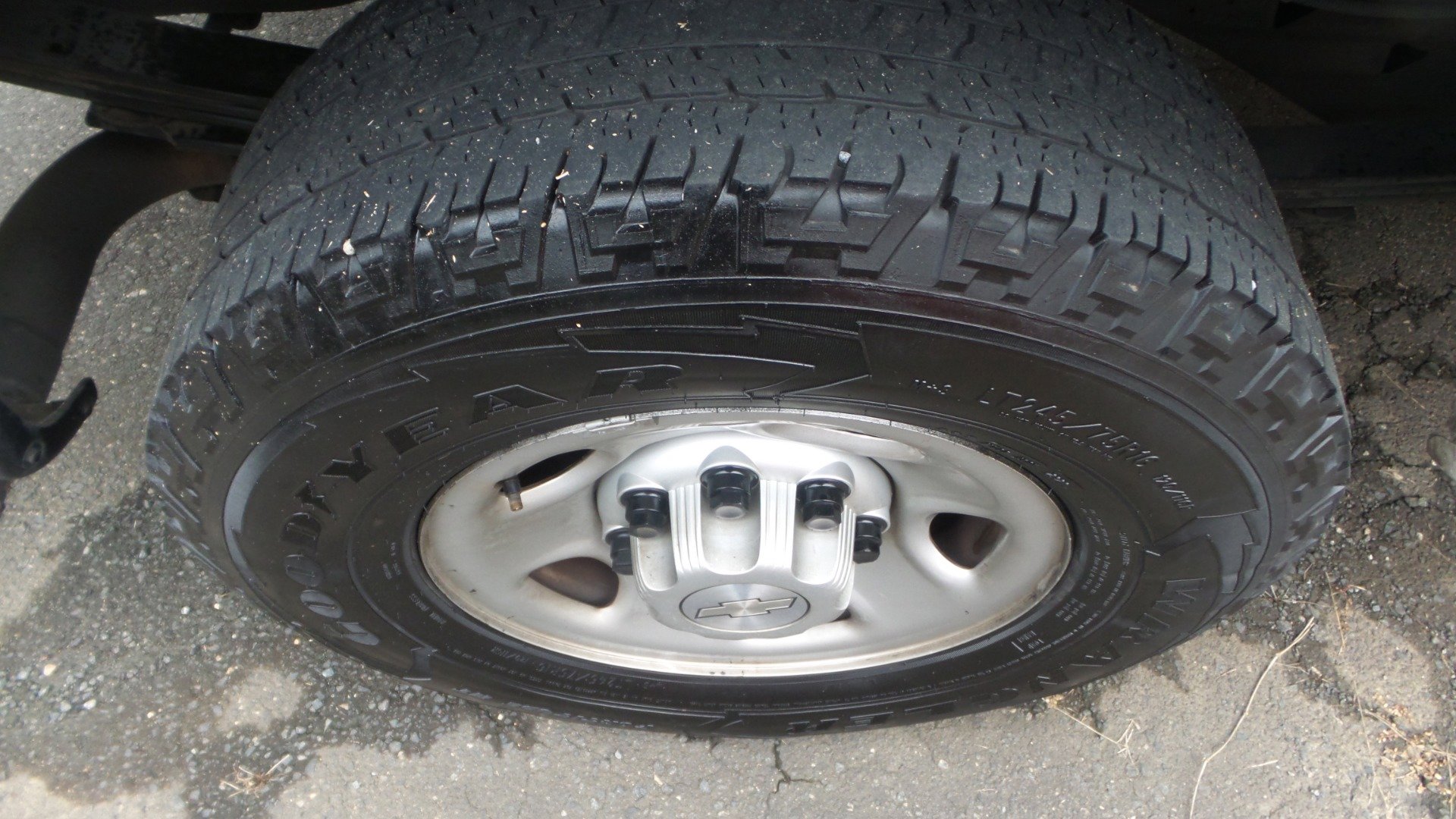 Used 2019 Chevrolet Express 2500 w/ Driver Convenience Package image 8