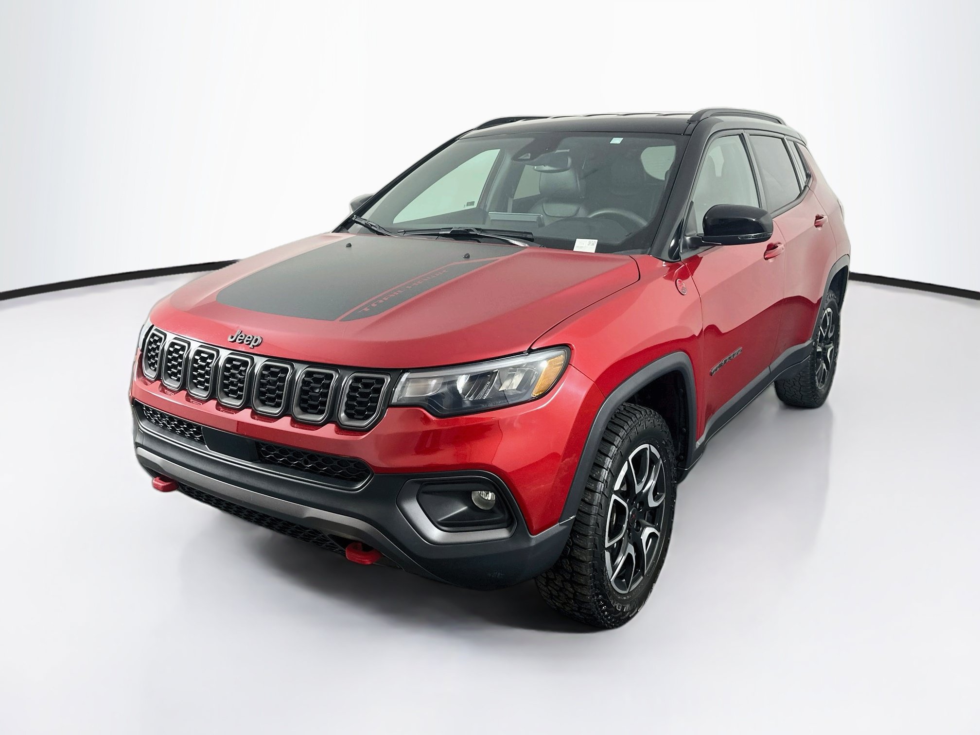 Used 2025 Jeep Compass Trailhawk AWD/4WD image 3
