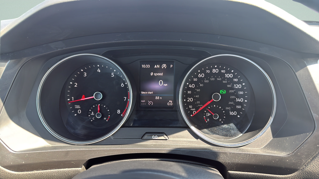 Used 2018 Volkswagen Tiguan SEL AWD/4WD image 17