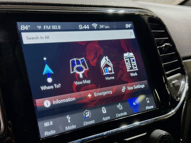 Used 2019 Jeep Grand Cherokee Altitude image 12