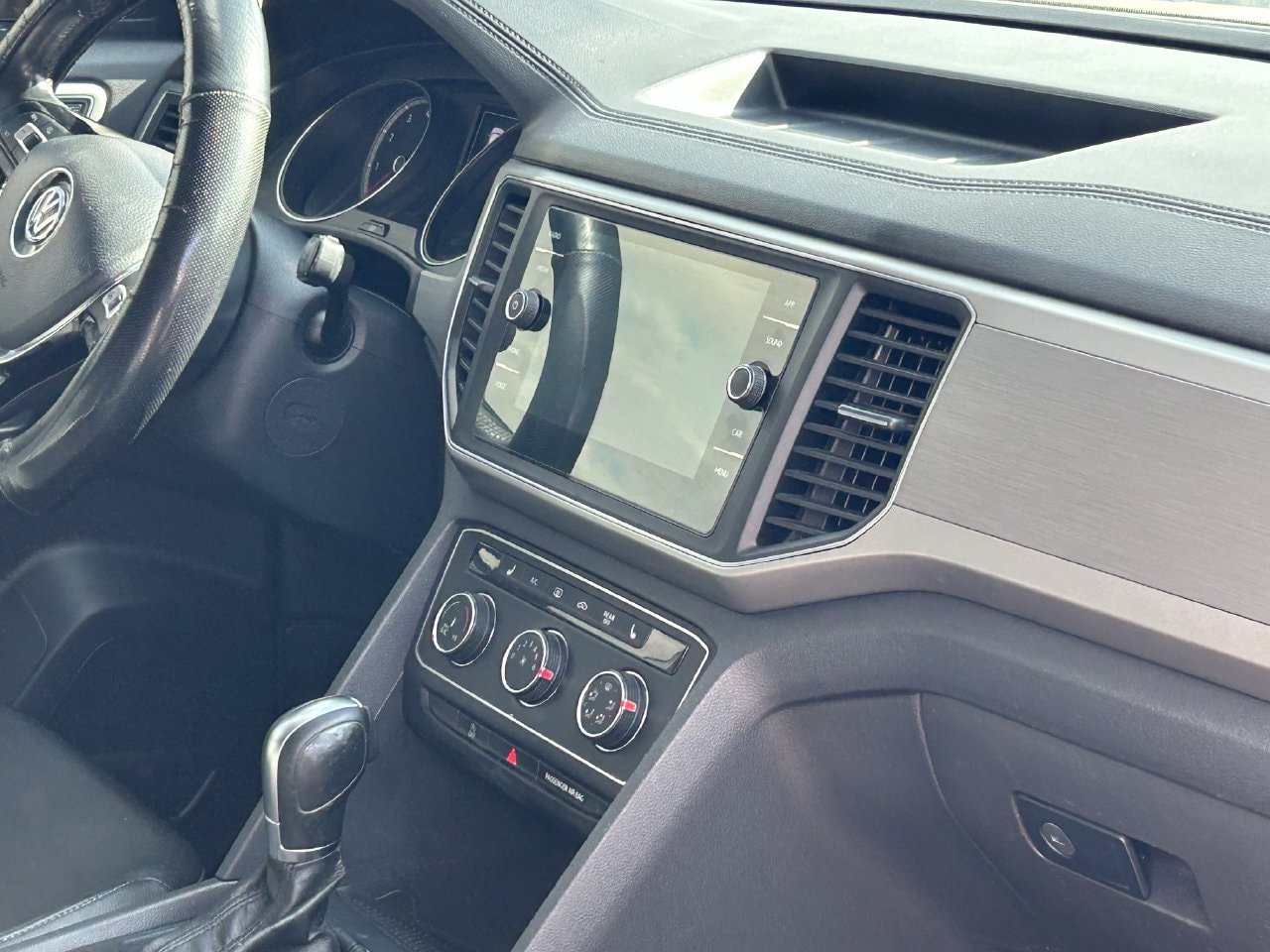 Used 2018 Volkswagen Atlas SE FWD image 11