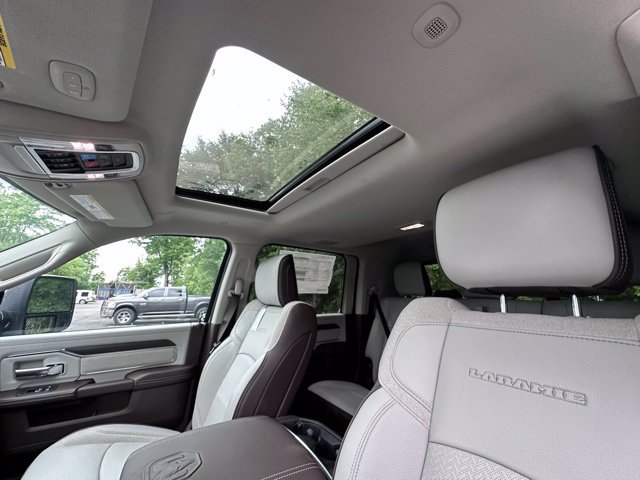 New 2026 RAM 3500 Laramie AWD/4WD image 23