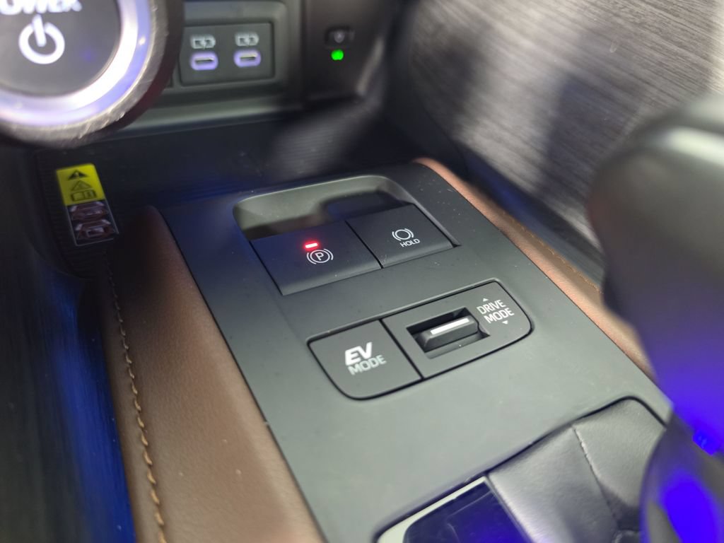 Certified 2023 Toyota Venza XLE AWD/4WD image 25