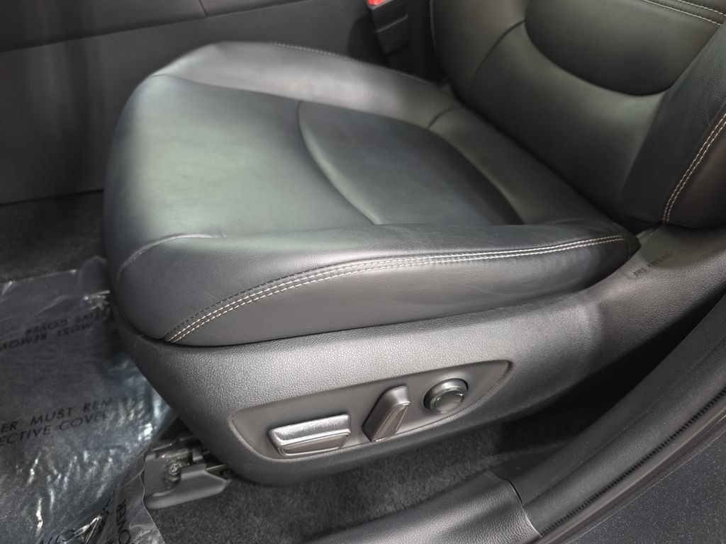 Used 2021 Toyota RAV4 XLE Premium AWD/4WD image 29