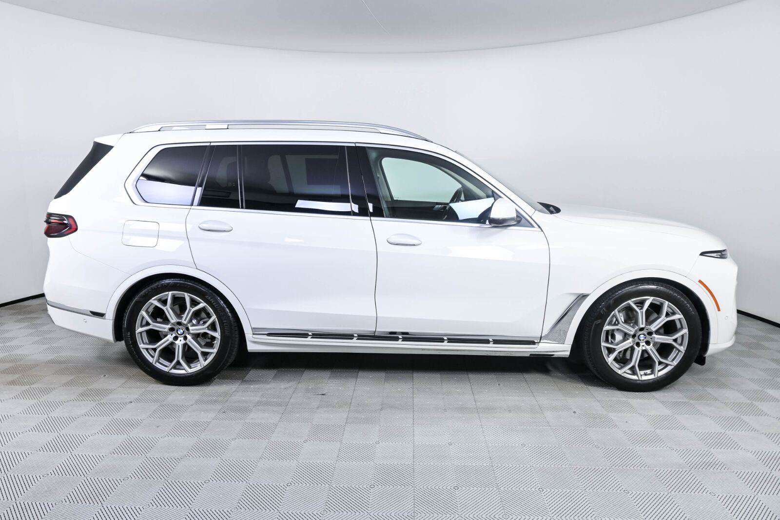 Used 2026 BMW X7 xDrive40i AWD/4WD image 25