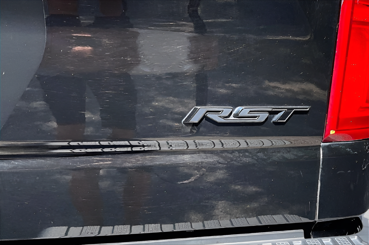 Used 2021 Chevrolet Silverado 1500 RST w/ Rally Edition RWD image 21