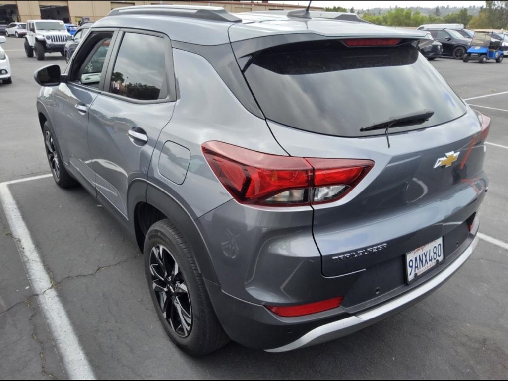Used 2022 Chevrolet TrailBlazer LT w/ Convenience Package FWD image 4
