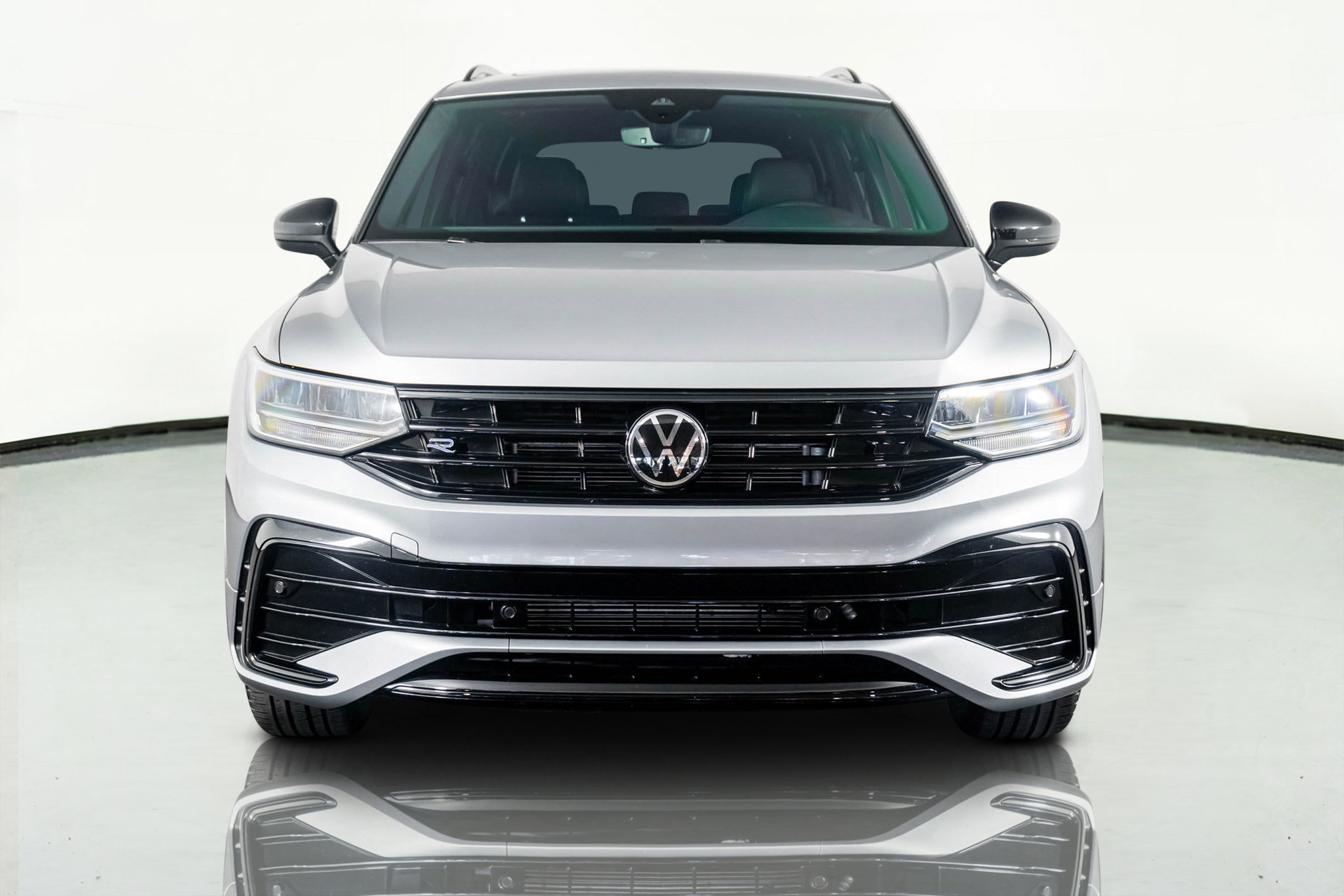 Used 2022 Volkswagen Tiguan SE R-Line image 46