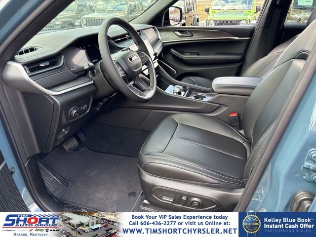 New 2026 Jeep Grand Cherokee Limited w/ Limited Altitude Package AWD/4WD image 17