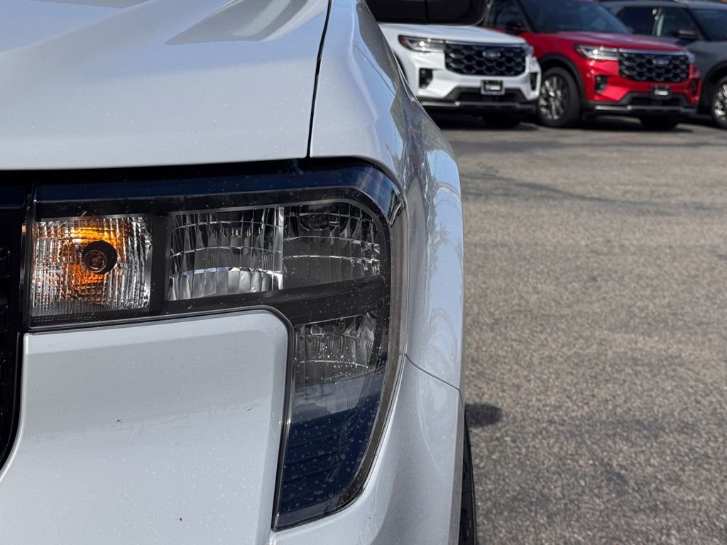 Used 2025 Ford Maverick XLT w/ Black Appearance Package image 9