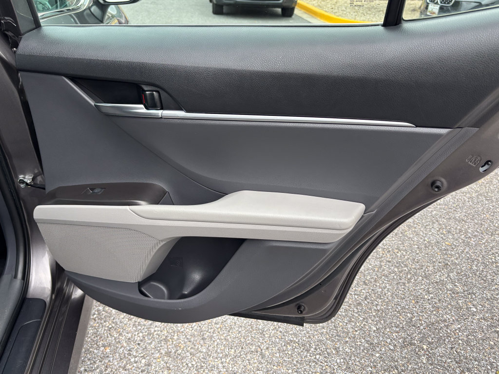 Used 2022 Toyota Camry LE FWD image 39