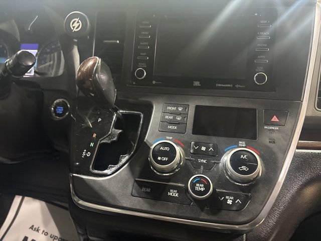 Used 2018 Toyota Sienna Limited Premium image 17