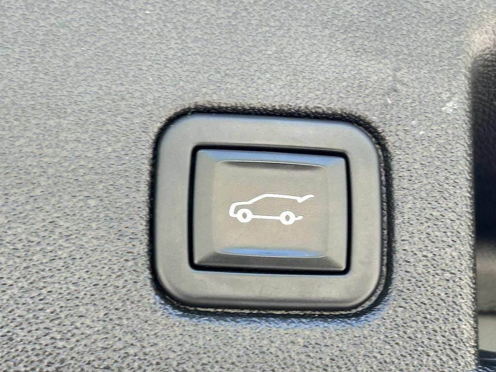 Used 2024 Chevrolet Equinox LT FWD image 14