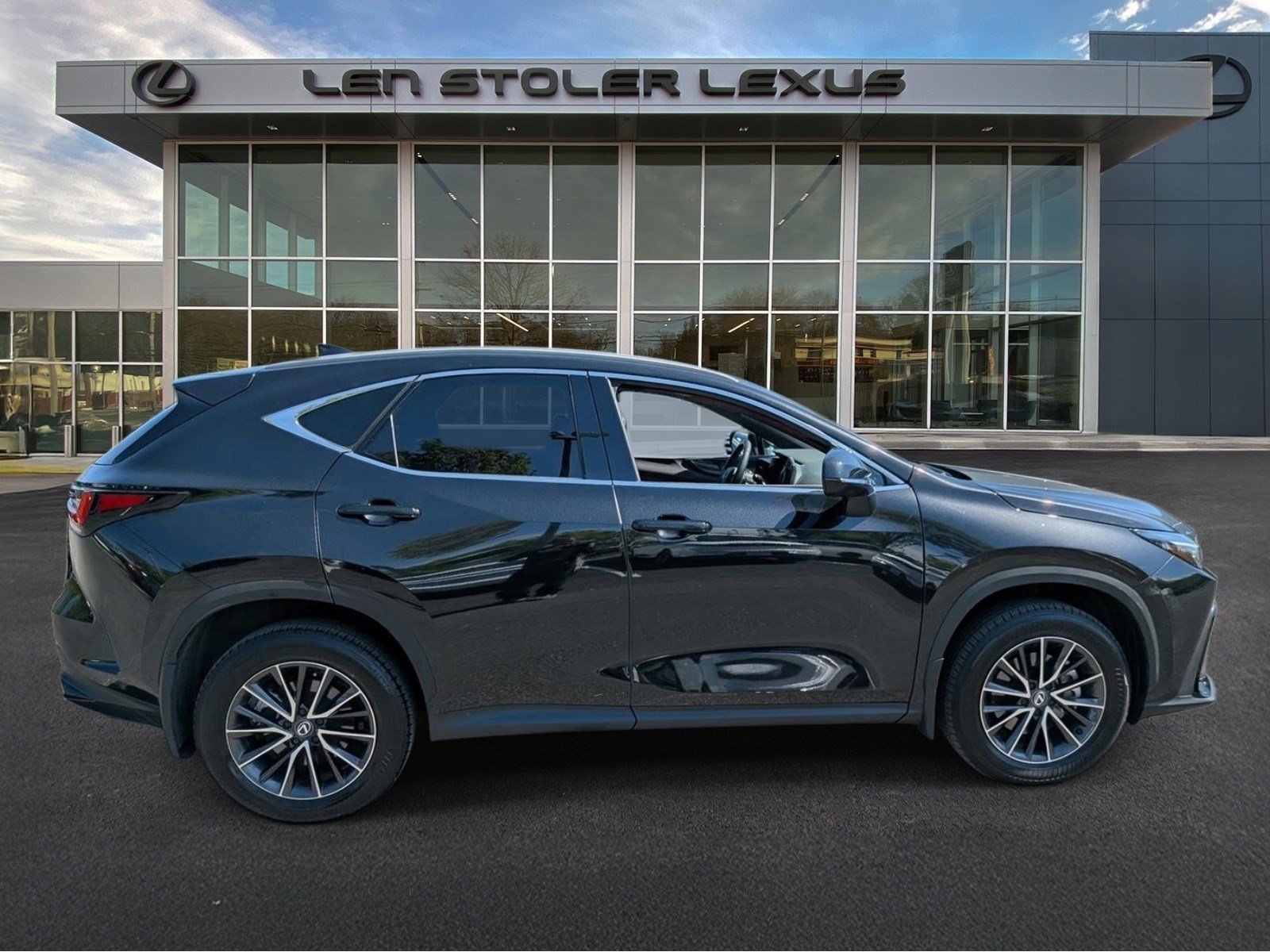 Used 2024 Lexus NX 350 AWD image 2