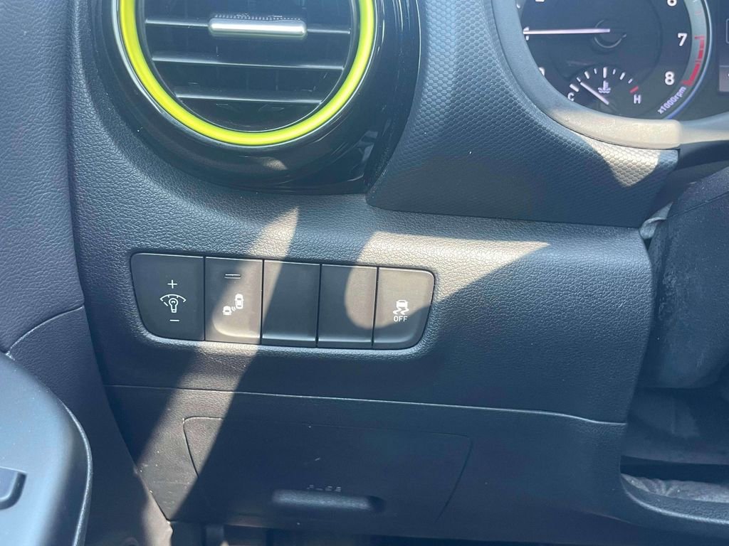 Used 2018 Hyundai Kona Limited image 21