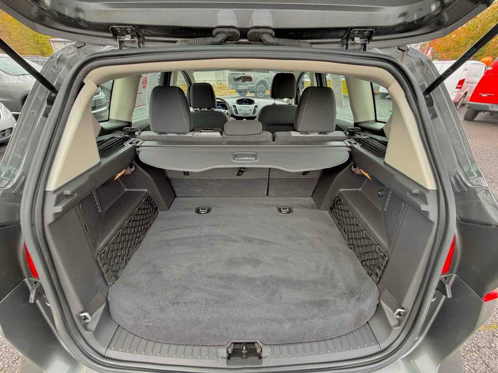 Used 2017 Ford C-MAX SE image 32