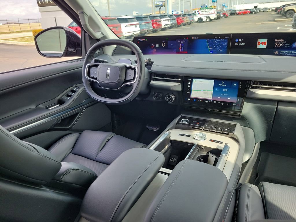 New 2026 Lincoln Navigator L Premier AWD/4WD image 13
