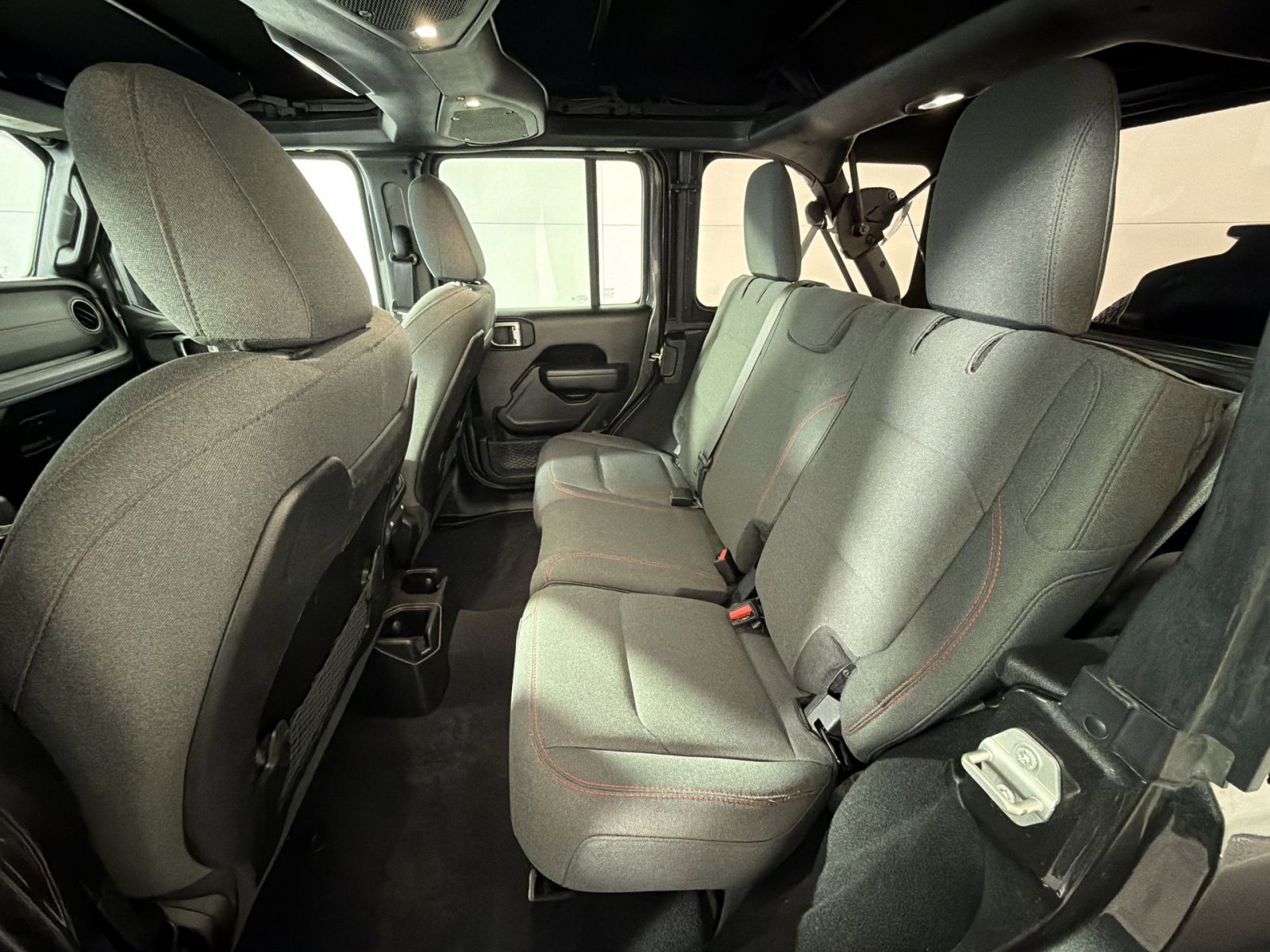 Used 2024 Jeep Wrangler Unlimited Rubicon w/ Convenience Group image 23