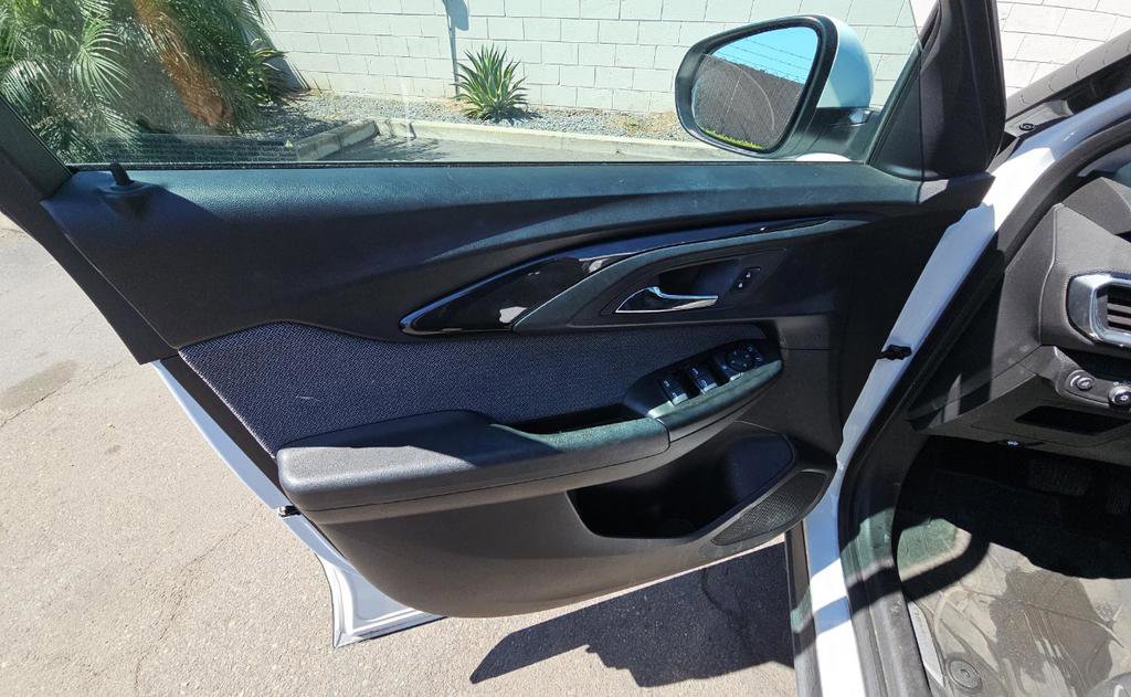 Used 2023 Chevrolet TrailBlazer LT w/ Convenience Package image 8