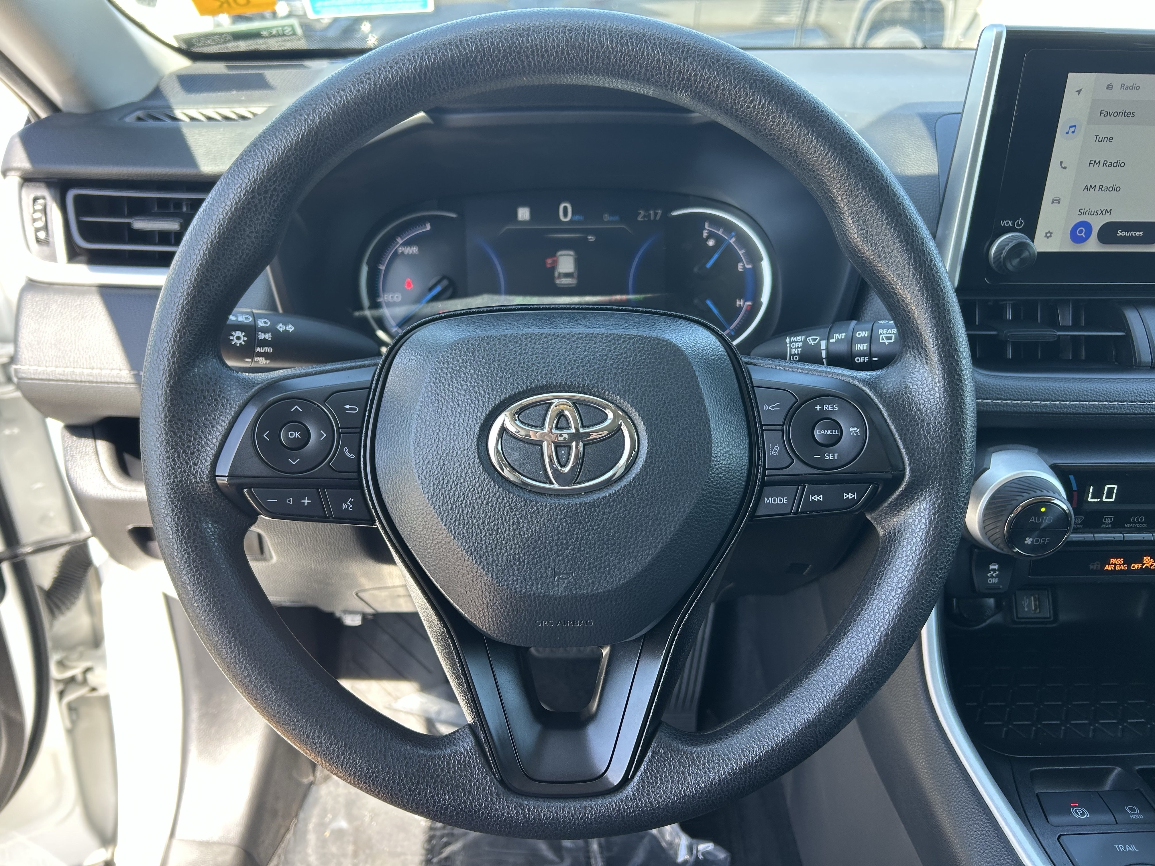 Certified 2025 Toyota RAV4 XLE AWD/4WD image 25