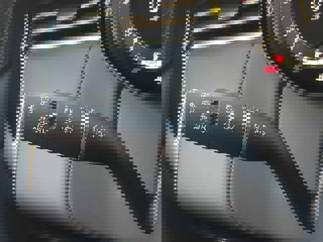 Certified 2025 Land Rover Range Rover Sport SE image 29