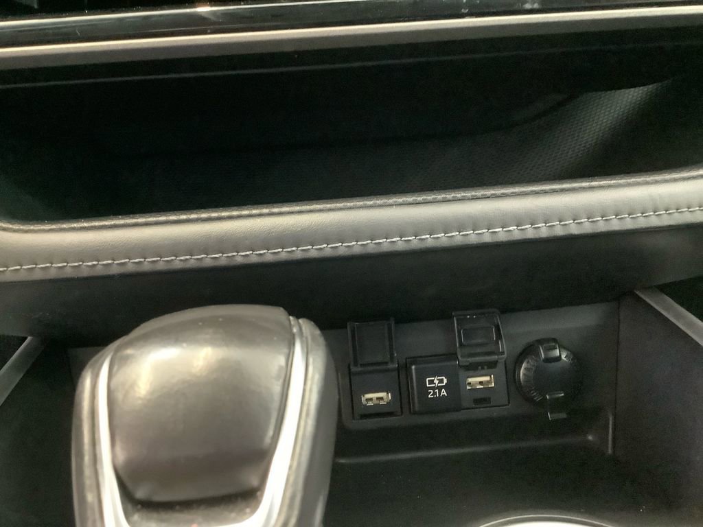 Used 2021 Toyota Highlander XLE image 29