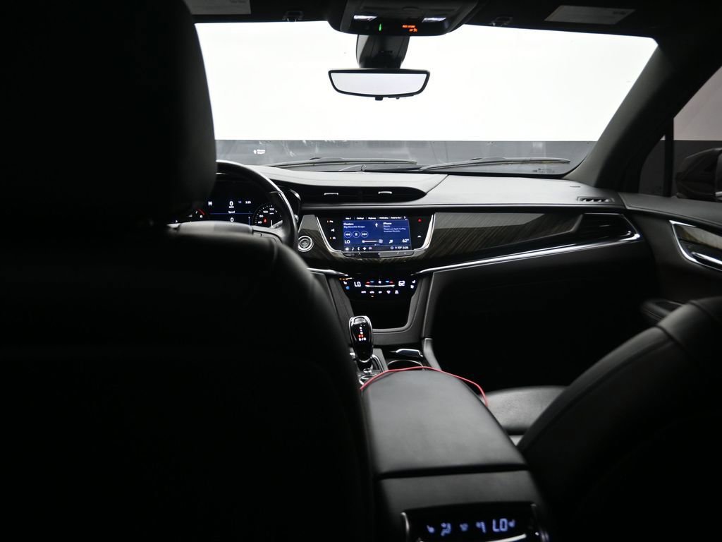 Used 2020 Cadillac XT6 Premium Luxury AWD/4WD image 12