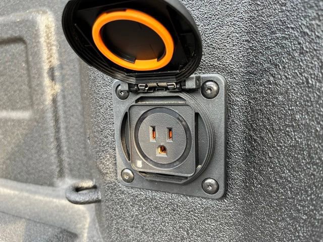 Used 2025 Chevrolet Silverado 1500 High Country w/ High Country Premium Package image 9