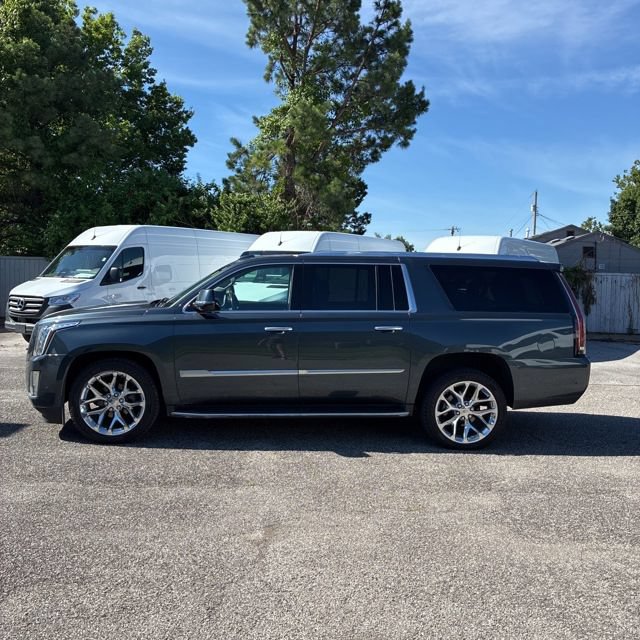 Used 2019 Cadillac Escalade ESV Luxury AWD/4WD image 5