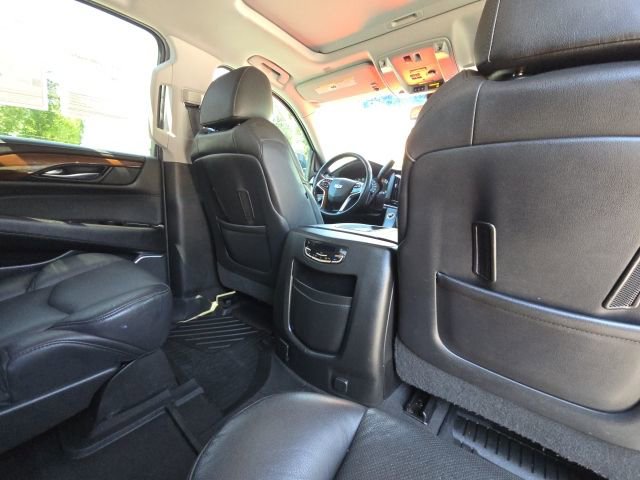 Used 2019 Cadillac Escalade Luxury image 16