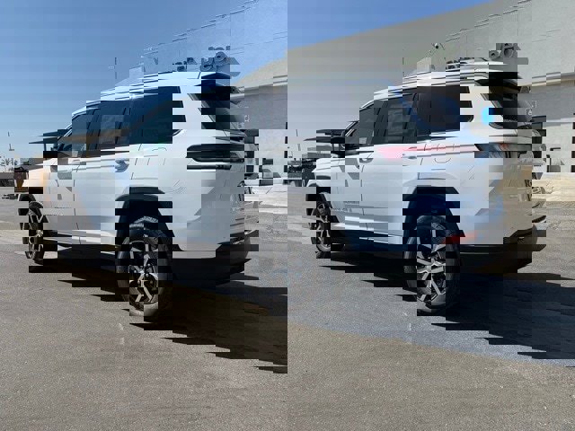 New 2025 Jeep Grand Cherokee L Limited w/ Luxury Tech Group II image 4