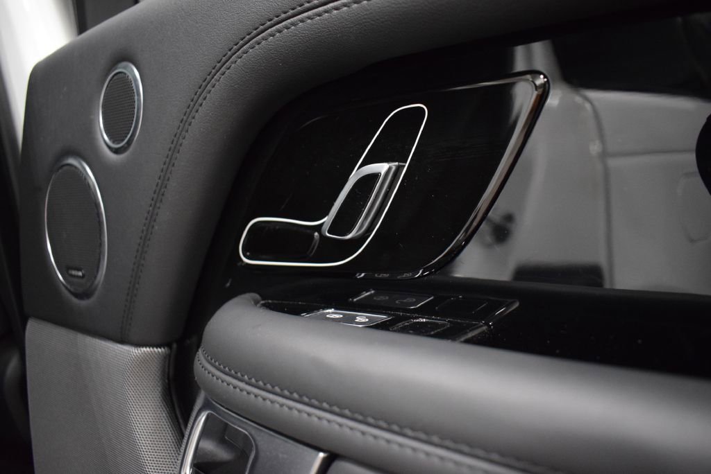 Used 2019 Land Rover Range Rover HSE image 20