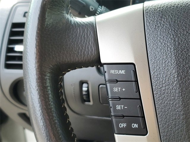 Used 2009 Ford Flex SE image 12