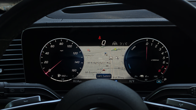 Used 2025 Mercedes-Benz GLE 450e 4MATIC image 10