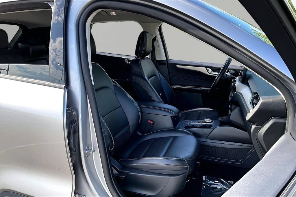 Used 2021 Ford Escape SEL w/ Technology Package AWD/4WD image 19
