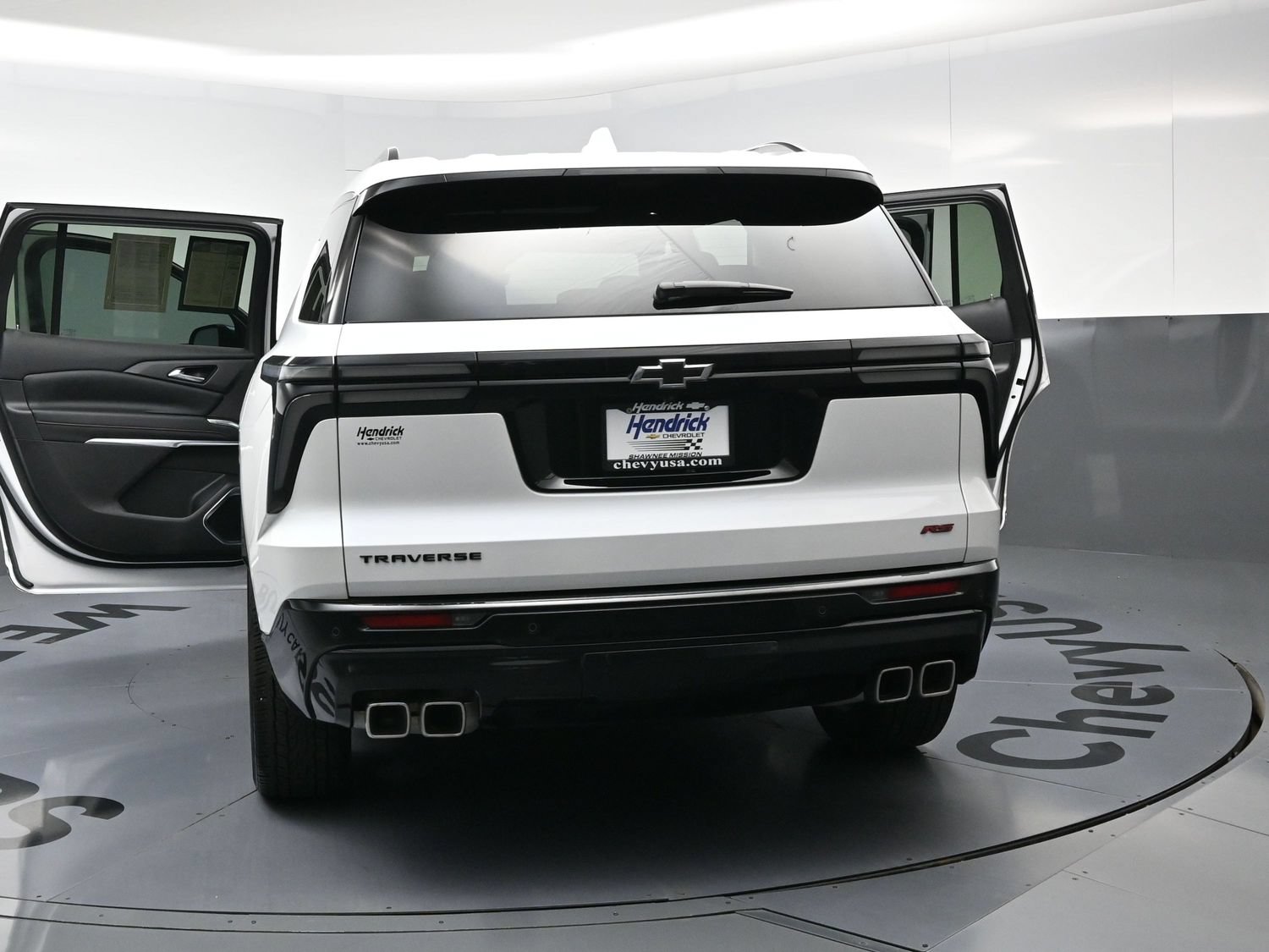 Used 2025 Chevrolet Traverse RS w/ LPO, Floor Liner Package FWD image 28