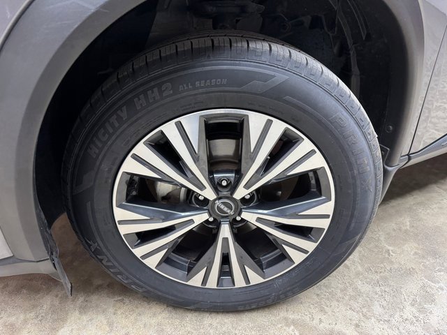 Used 2022 Nissan Rogue SV w/ SV Premium Package image 28