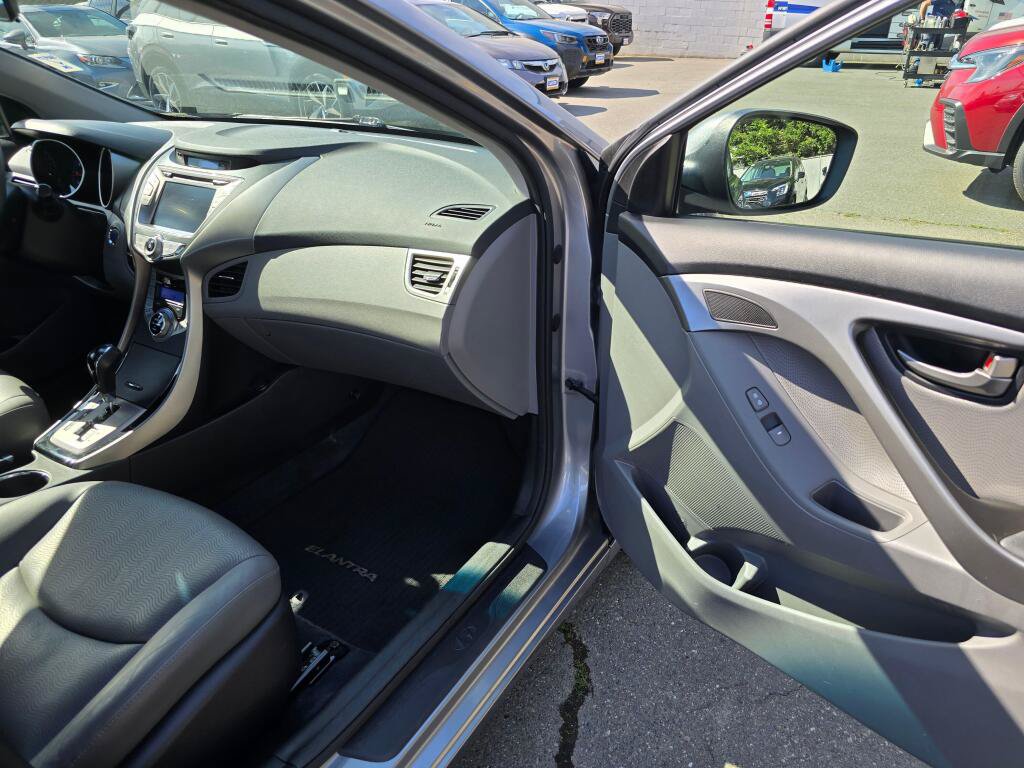 Used 2013 Hyundai Elantra Limited w/ Technology Pkg FWD image 9