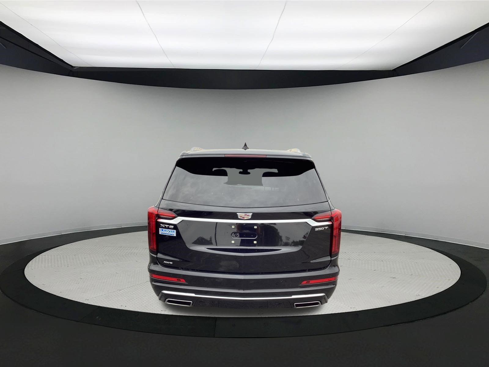 Used 2024 Cadillac XT6 Luxury w/ LPO, Floor Liner Package AWD/4WD image 7