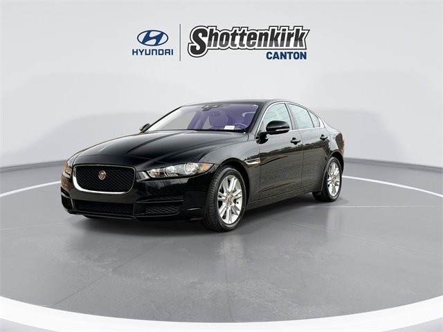 Used 2019 Jaguar XE Premium image 4