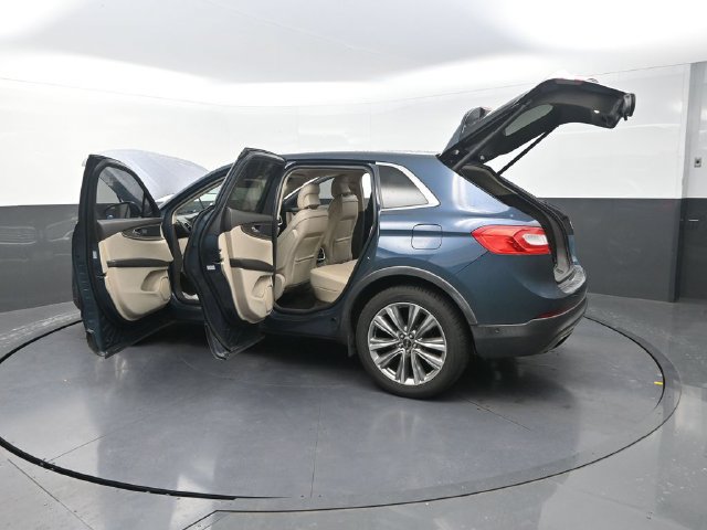 Used 2016 Lincoln MKX Reserve w/ Technology Package AWD/4WD image 35
