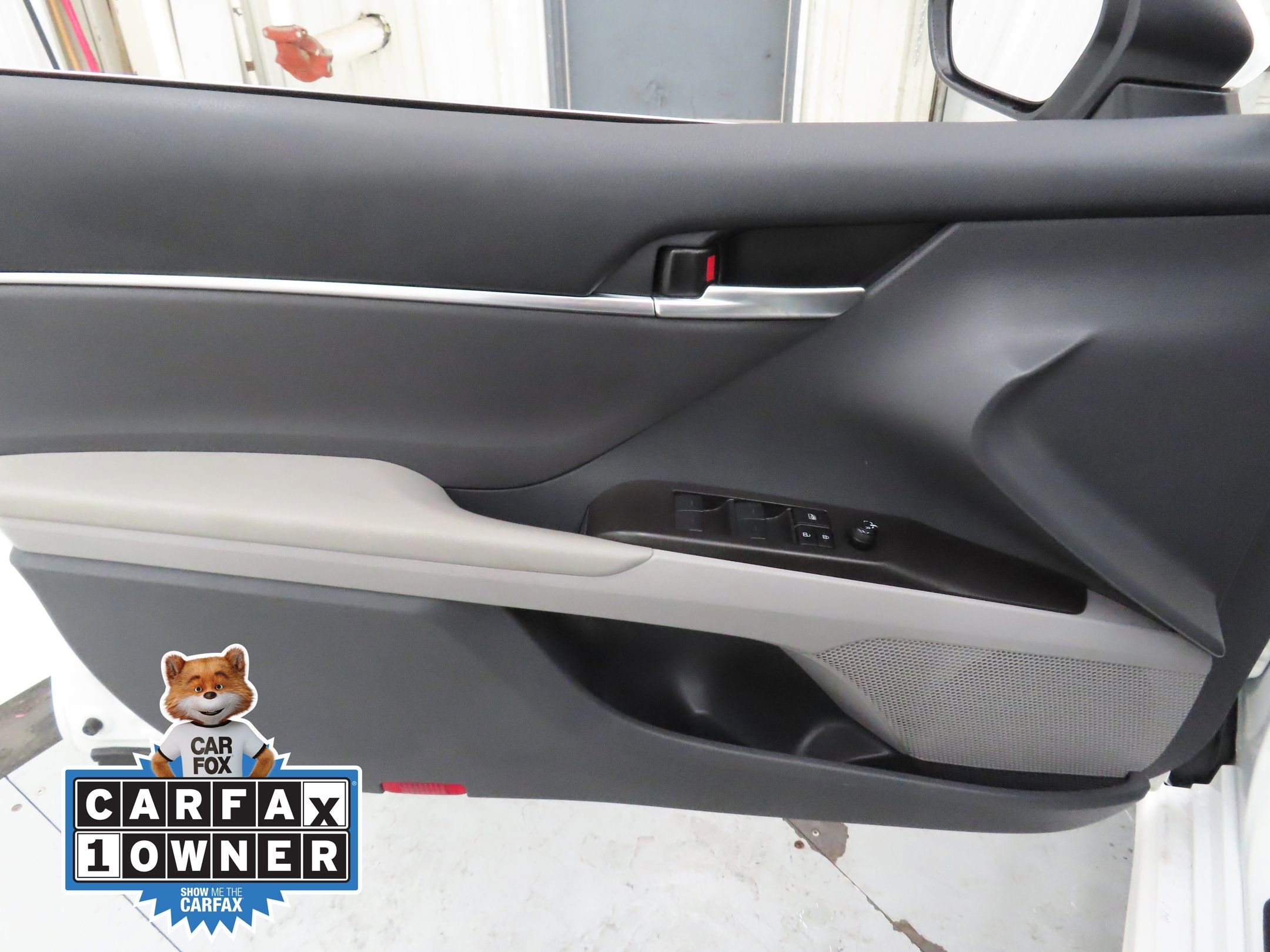 Used 2024 Toyota Camry SE image 9